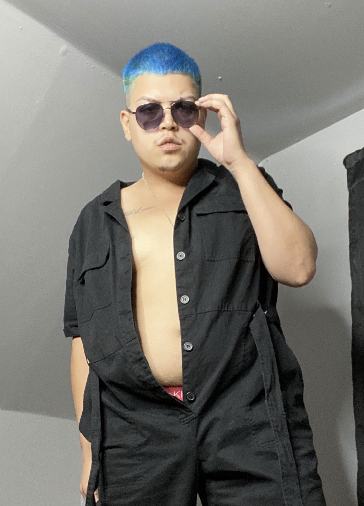 about model image about model image