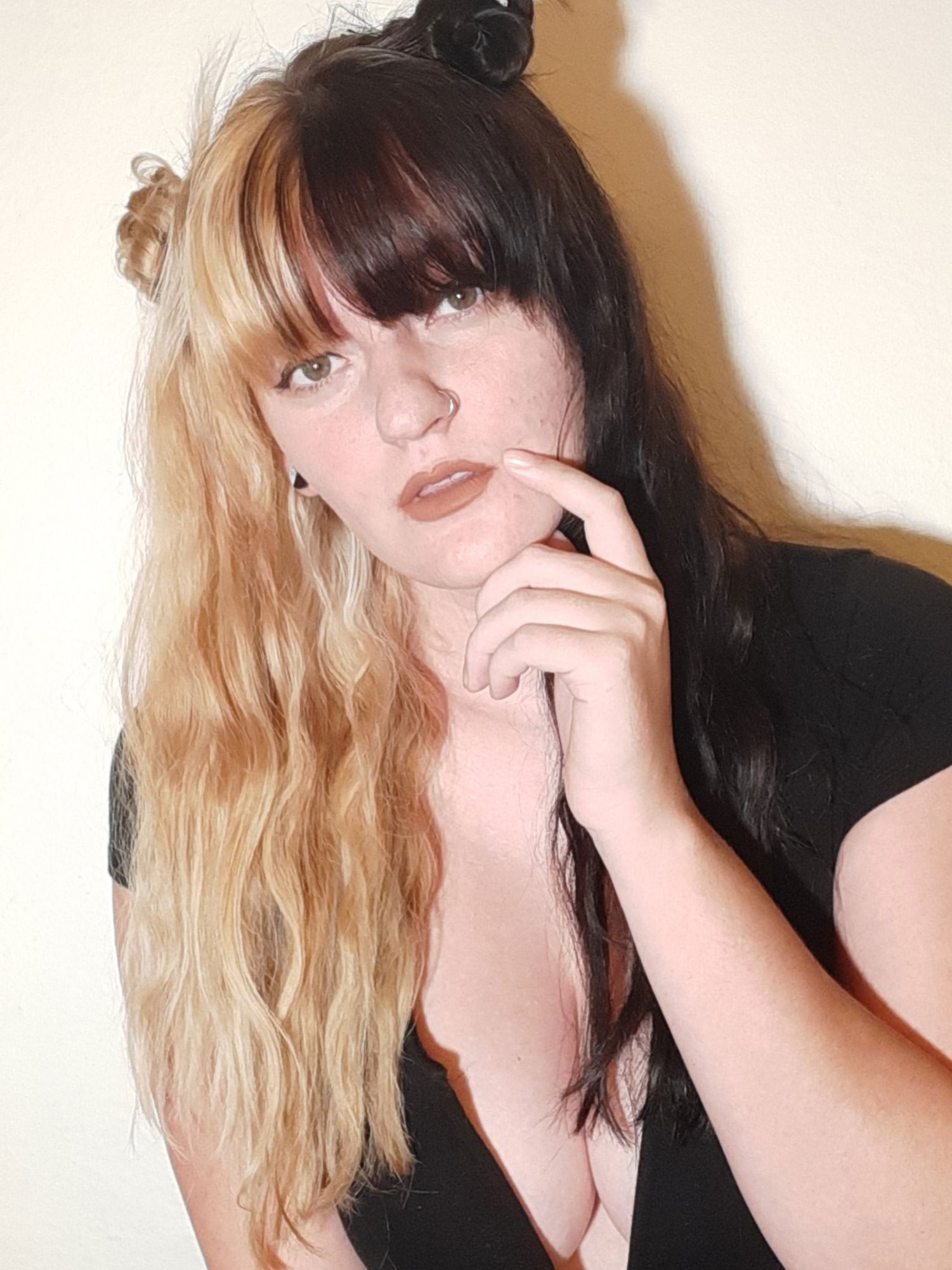 about model image about model image
