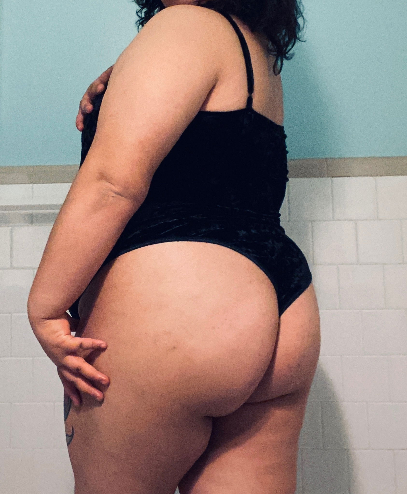 about model image about model image