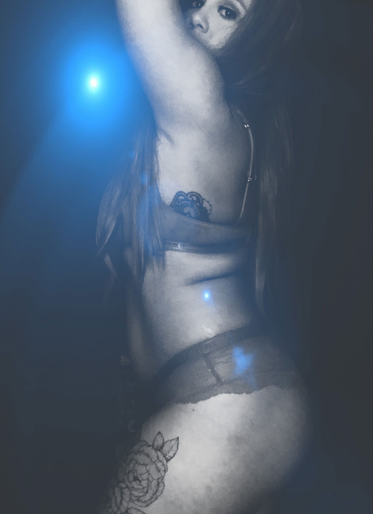 about model image about model image