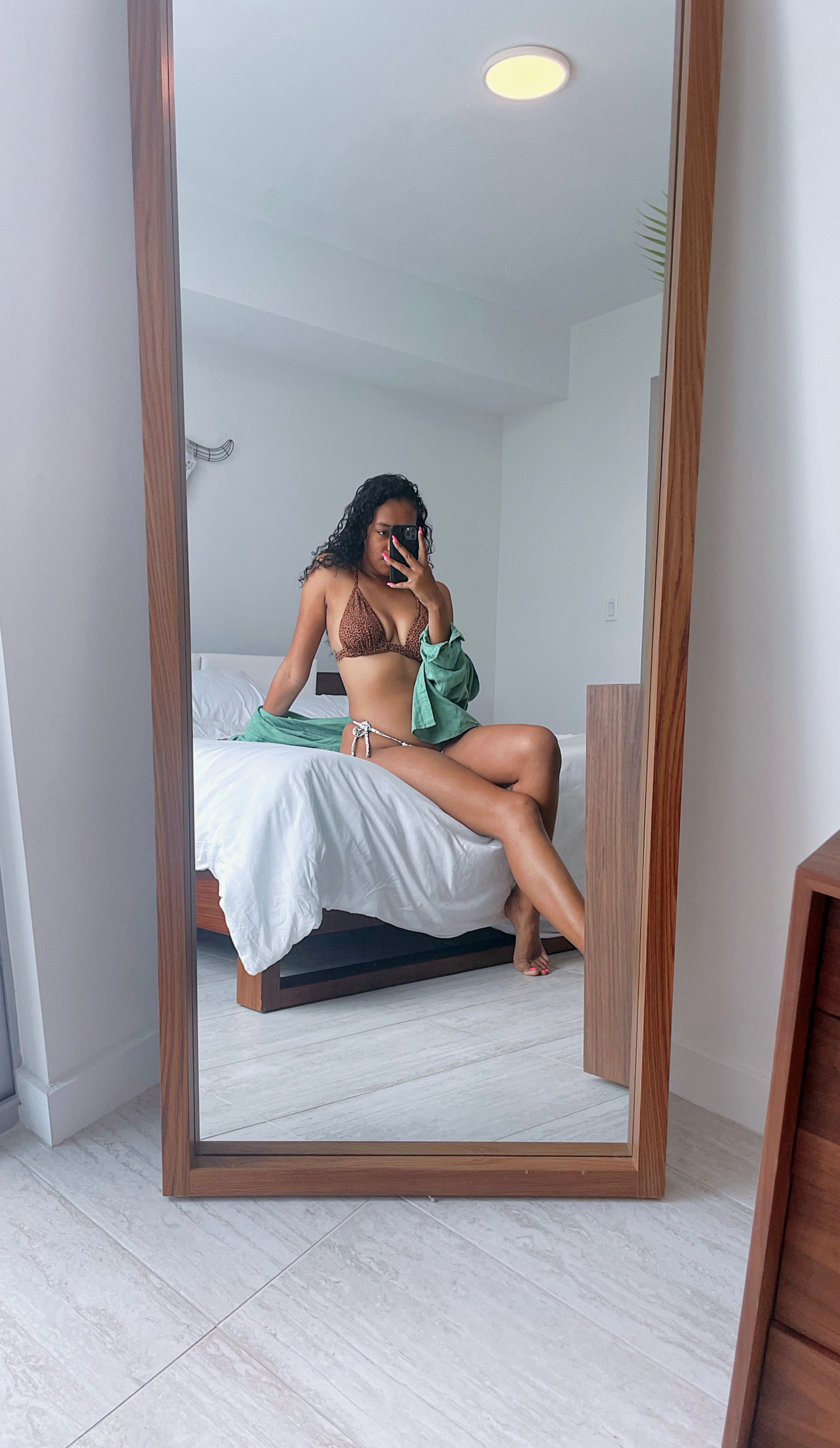 about model image about model image