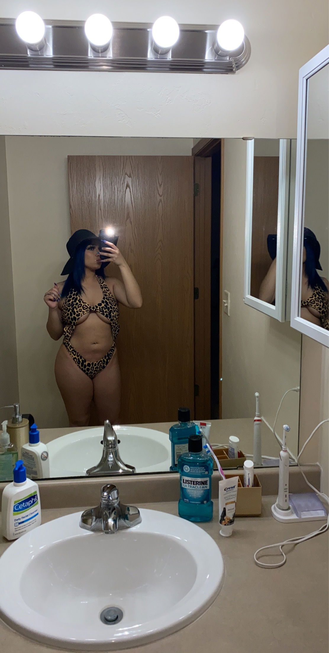 about model image about model image